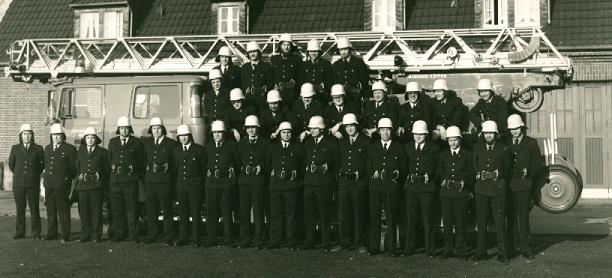 Die
        aktiven Kameraden der L�scheinheit Heven im Jubil�umsjahr 1975